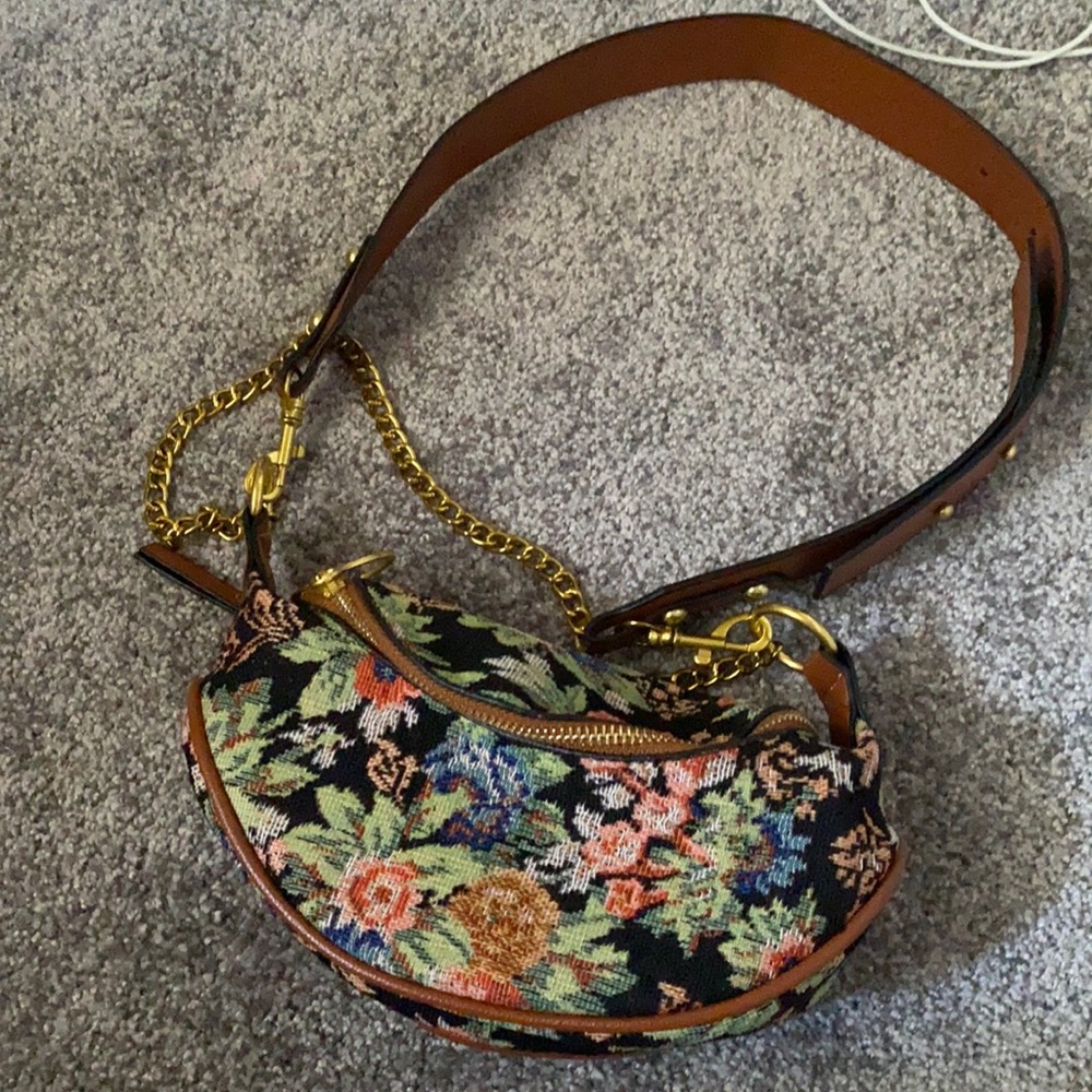 Cute crossbody or Fanny pack